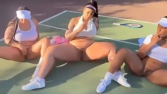 Femdom Tenniskamp Med Sprøjtende Sluts