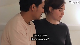 Efter At Have Øvet Sig I Et Script, Engagerer Roommates Sig I Legende Seksuelle Aktiviteter