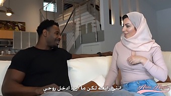 ألينا أنجل بالحجاب تجن جنونًا مع جاكس سلاير في فيديو متشدد